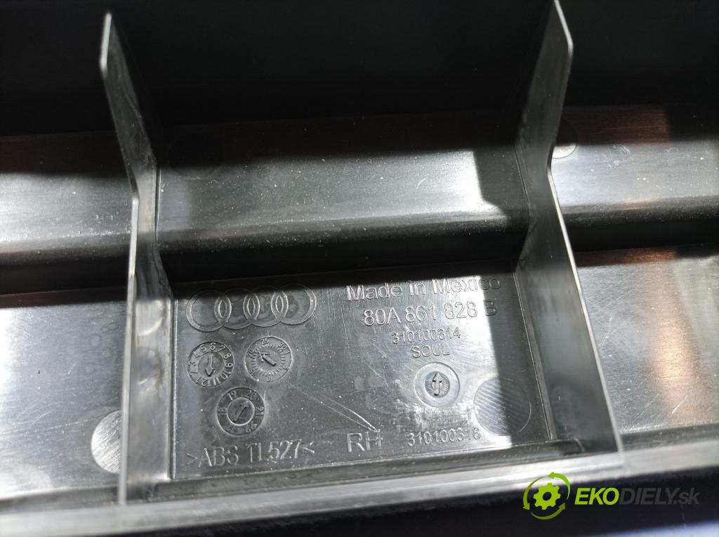 Audi Q5 2021 kryt Plast: Interiéry: 80A861828B