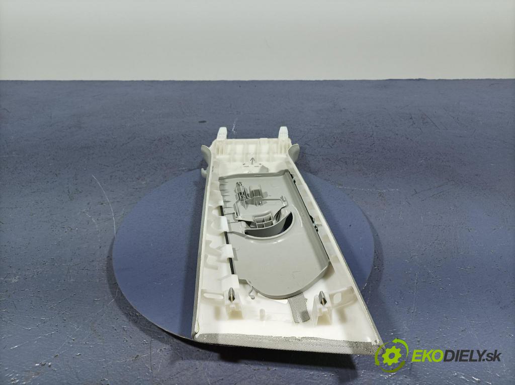 Audi Q5 2021 kryt Plast: Interiéry: 80A867244B