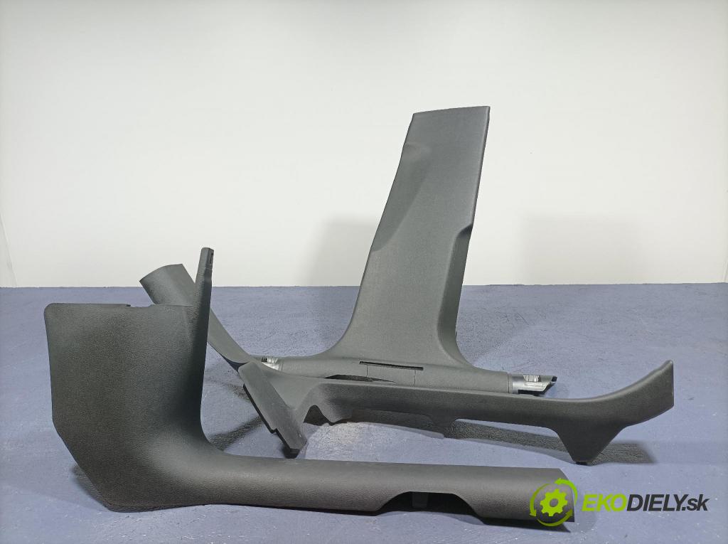 Audi Q5 2021 kryt Plast: Interiéry: 80A867240A