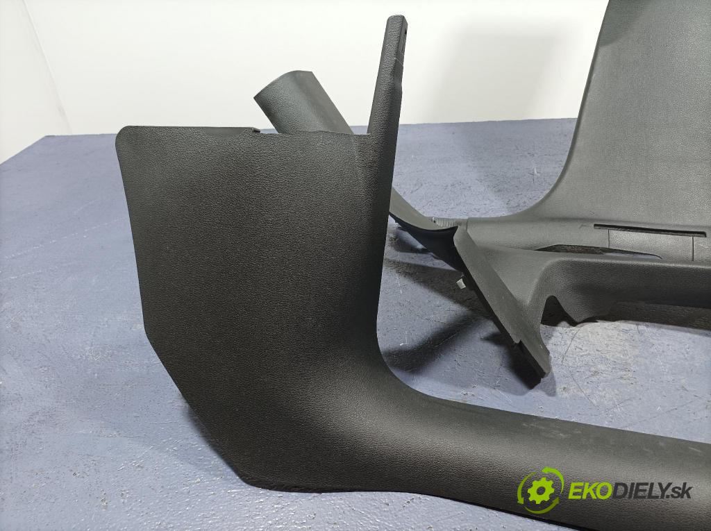 Audi Q5 2021 kryt Plast: Interiéry: 80A867240A