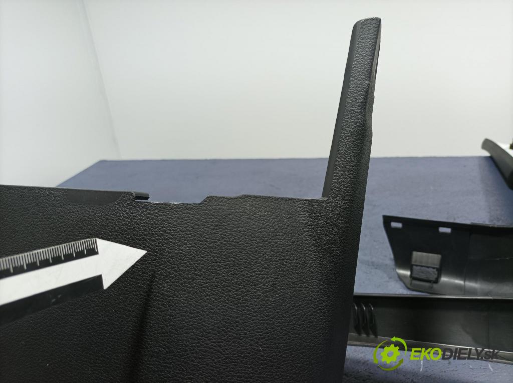 Audi Q5 2021 kryt Plast: Interiéry: 80A867240A