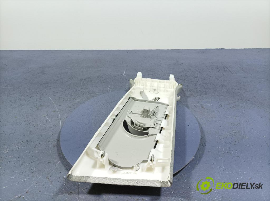 Audi Q5 2021 kryt Plast: Interiéry: 80A867243B