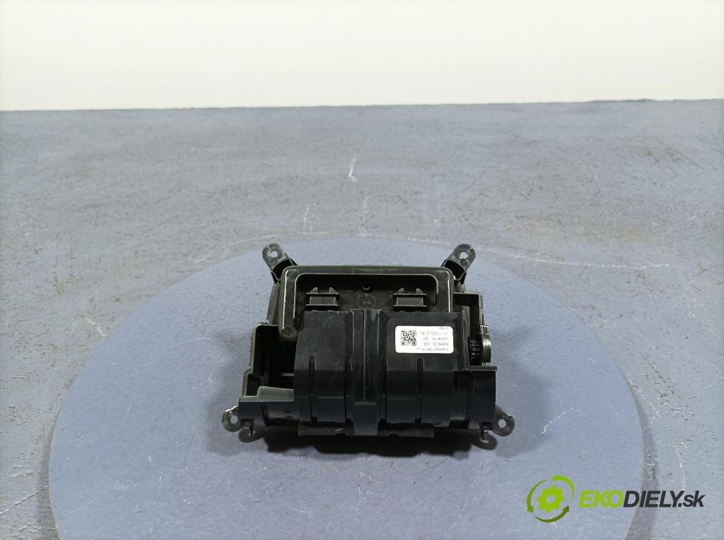 Audi Q5 2021 kastlík 8W1863084