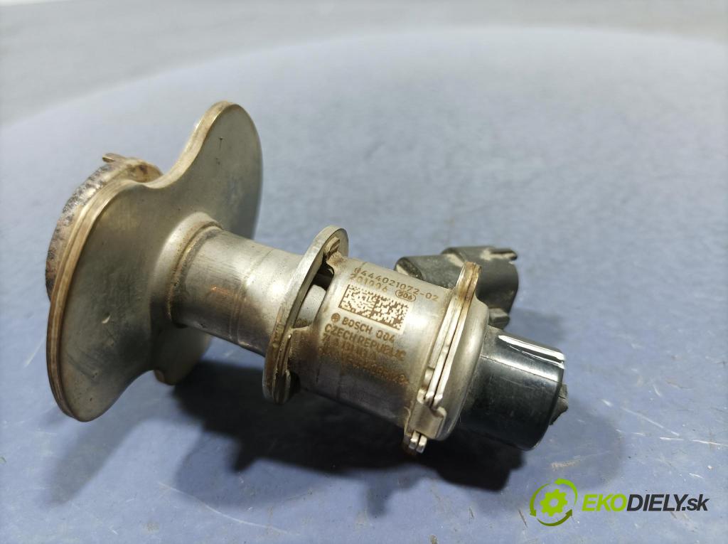 Audi Q5 2021 vstřikovač 7LA131113A