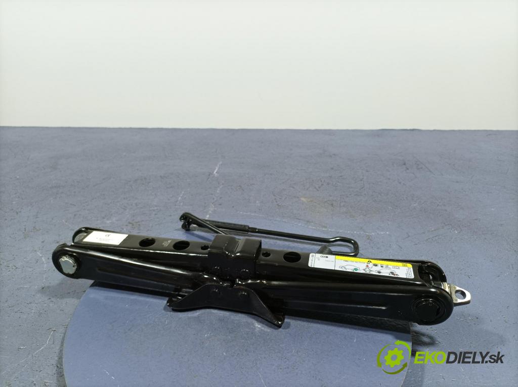 Audi Q5 2021 zvedák 80A011031A