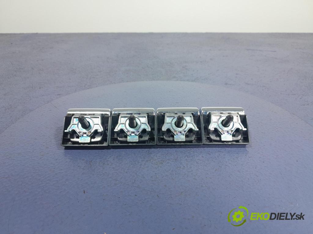 Audi Q5 2021 koberec do auta 4M0864203B