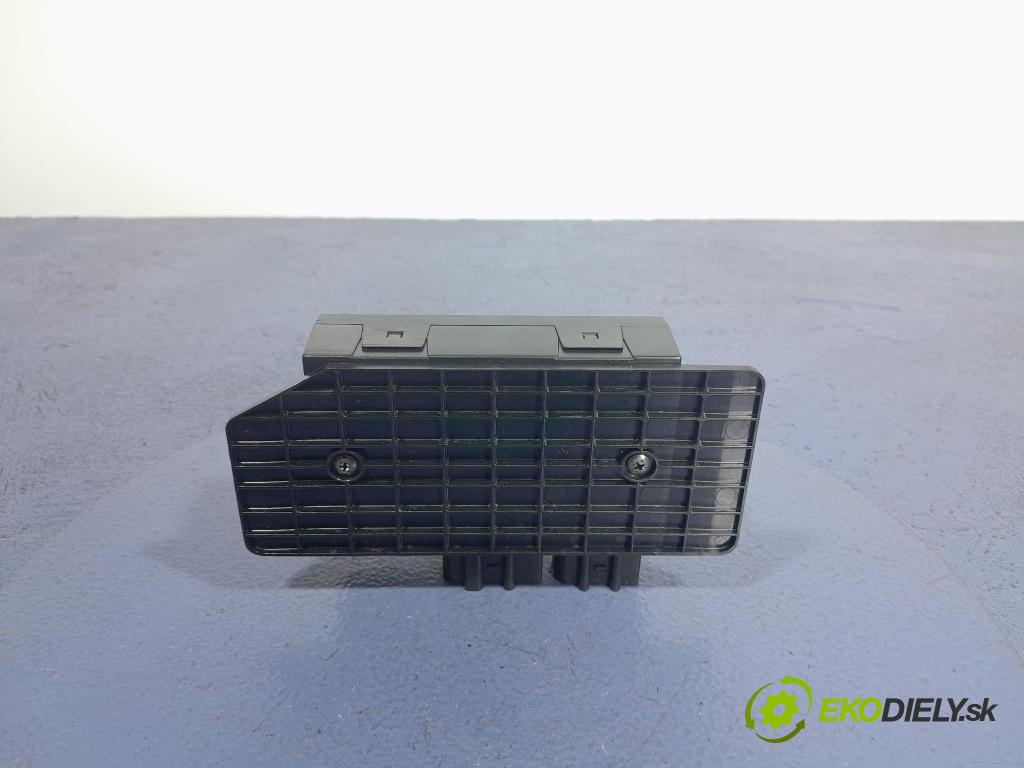 Vw Passat 2004 riadiaca jednotka Komfortu 1C0959799B