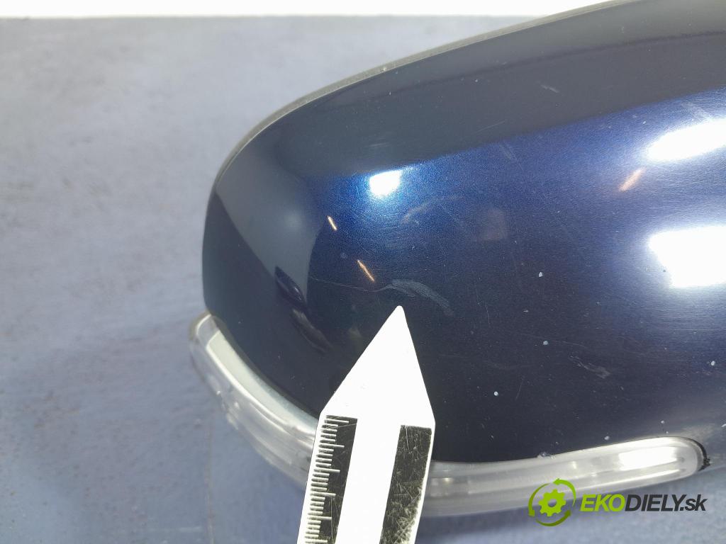 Toyota Avensis 2007 zpětné zrcátko prave