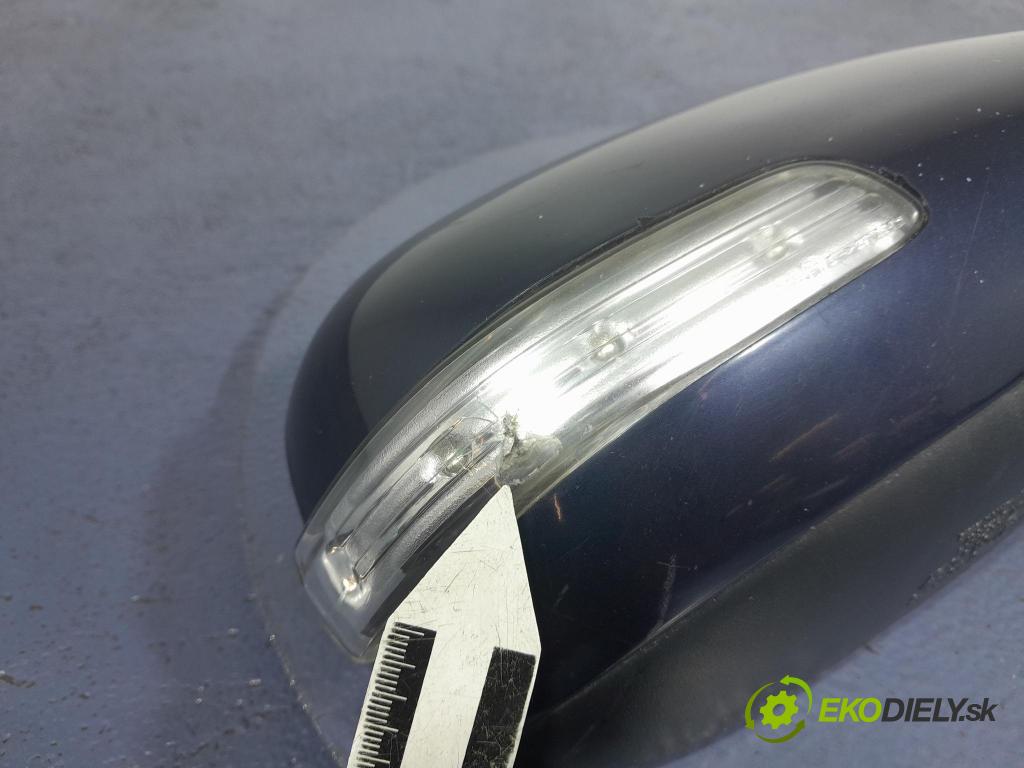 Toyota Avensis 2007 zpětné zrcátko prave