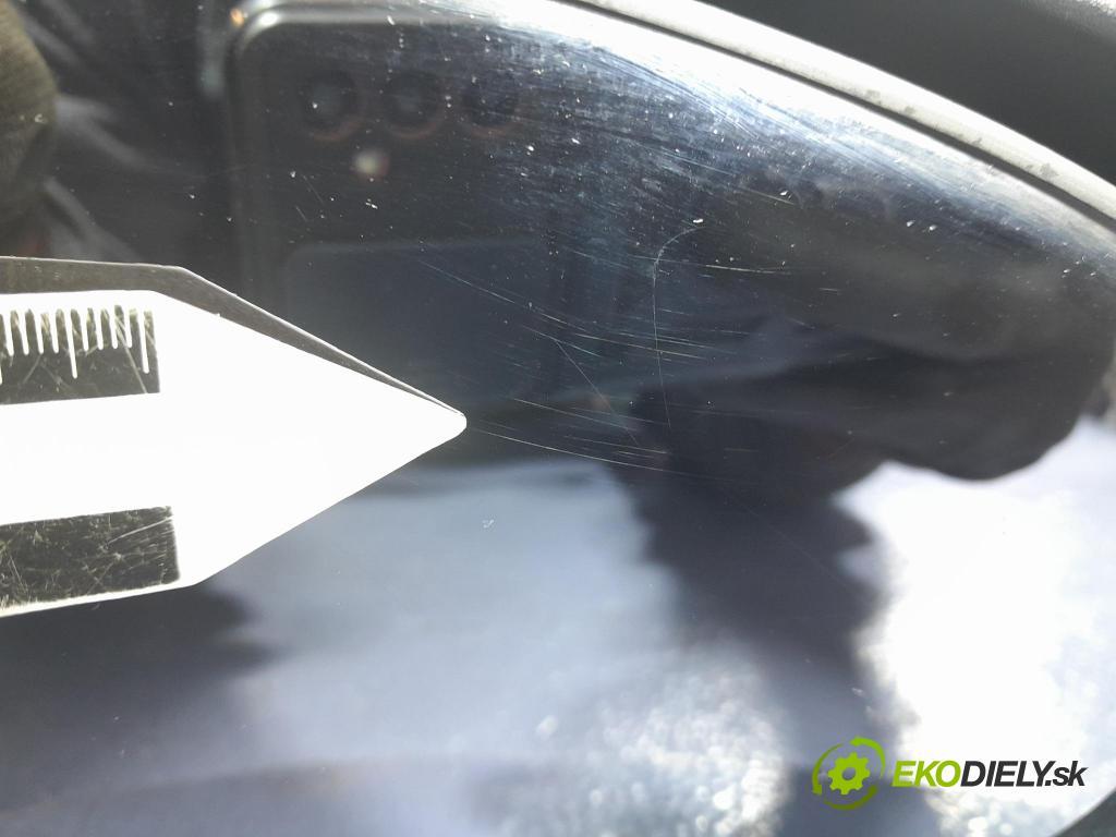 Toyota Avensis 2007 zpětné zrcátko prave 