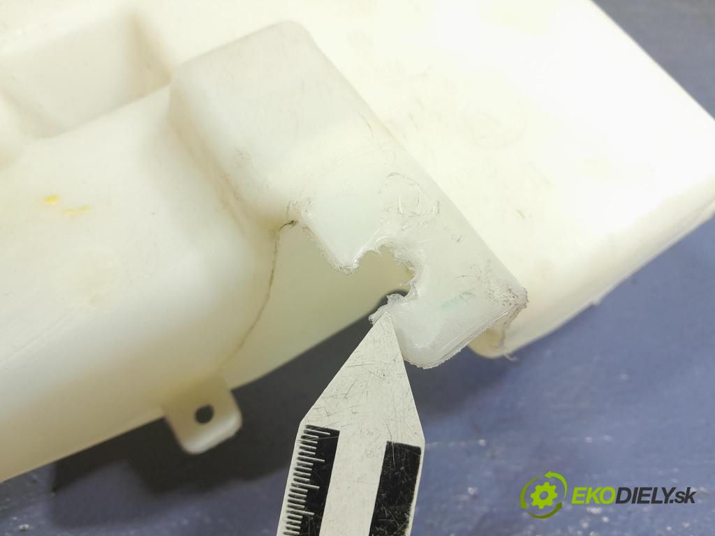 Ford Mustang 2019 nádržka Podložka: JR3B-17B613-AD