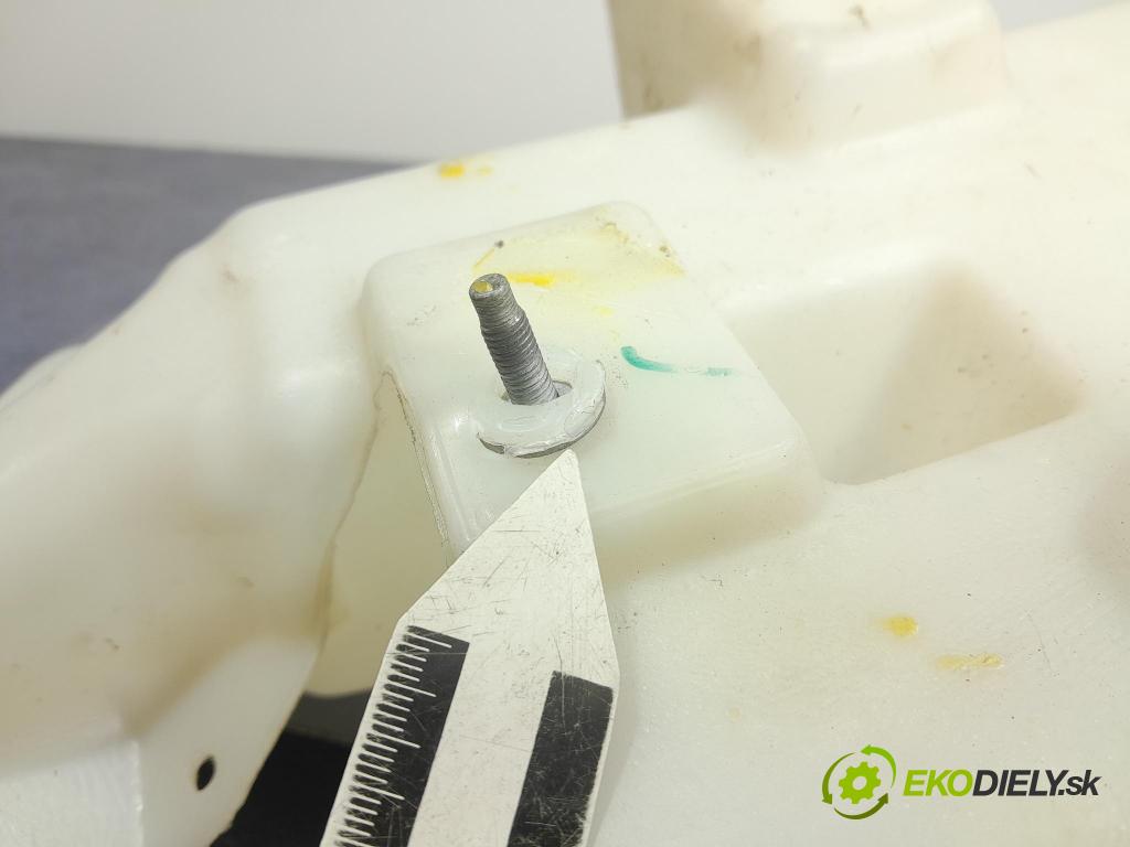 Ford Mustang 2019 nádržka Podložka: JR3B-17B613-AD