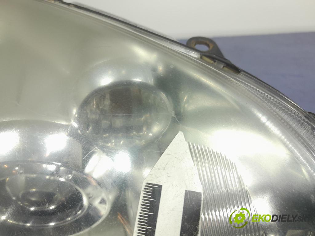 Toyota Avensis 2007 světlo v pravo: 20-B737