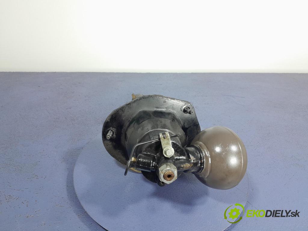 Citroen C5 2005 tlumič před pravy