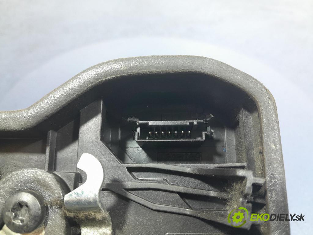 Bmw X5 2008 zámek dveře před Levý: 7202143