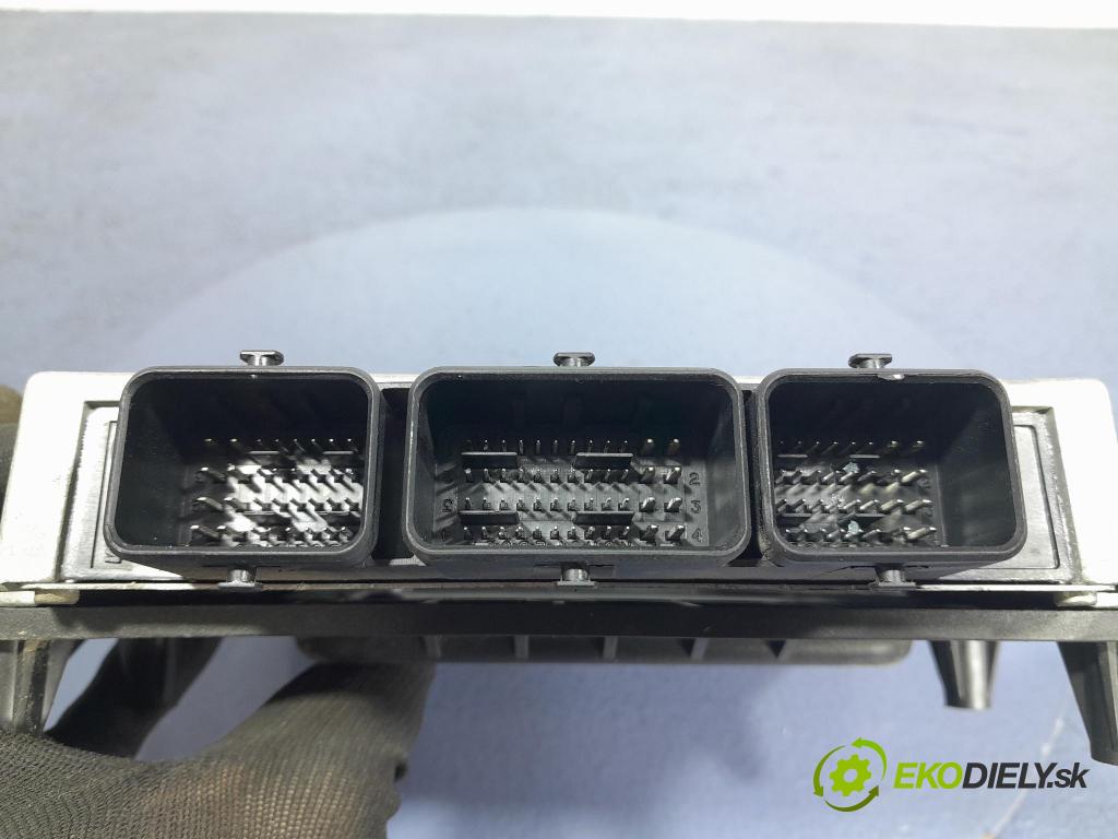 Citroen C5 2005 riadiaca jednotka Motor: 9655997380