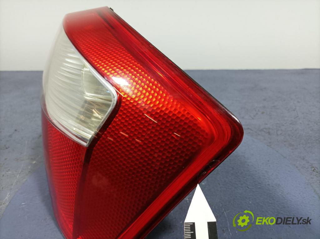 Audi A4 2002 světlo Zad: Práva: Mimo: 8E0945096C