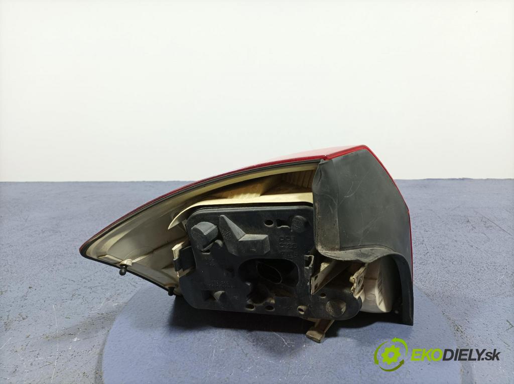 Audi A4 2002 světlo Zad: Práva: Mimo: 8E0945096C