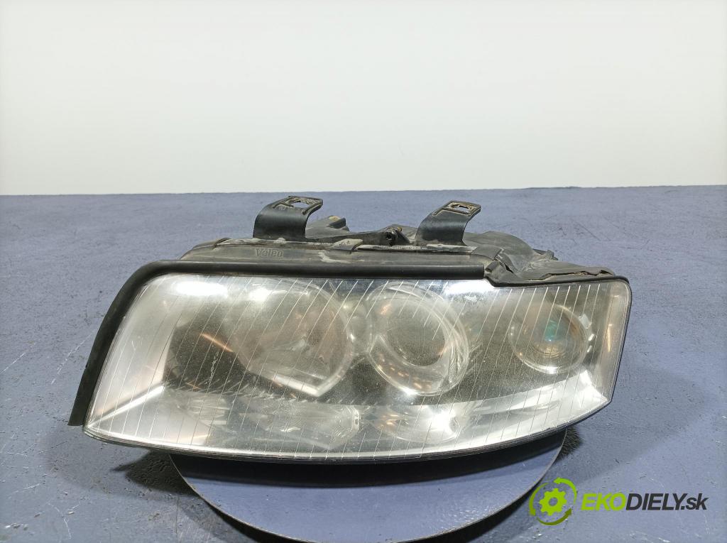 Audi A4 2002 Reflektor: Vľavo: