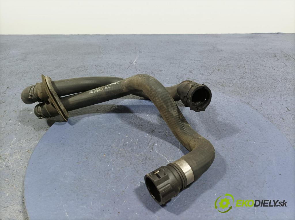 Audi A4 2002 rúrka Chladič: 8E1819371B