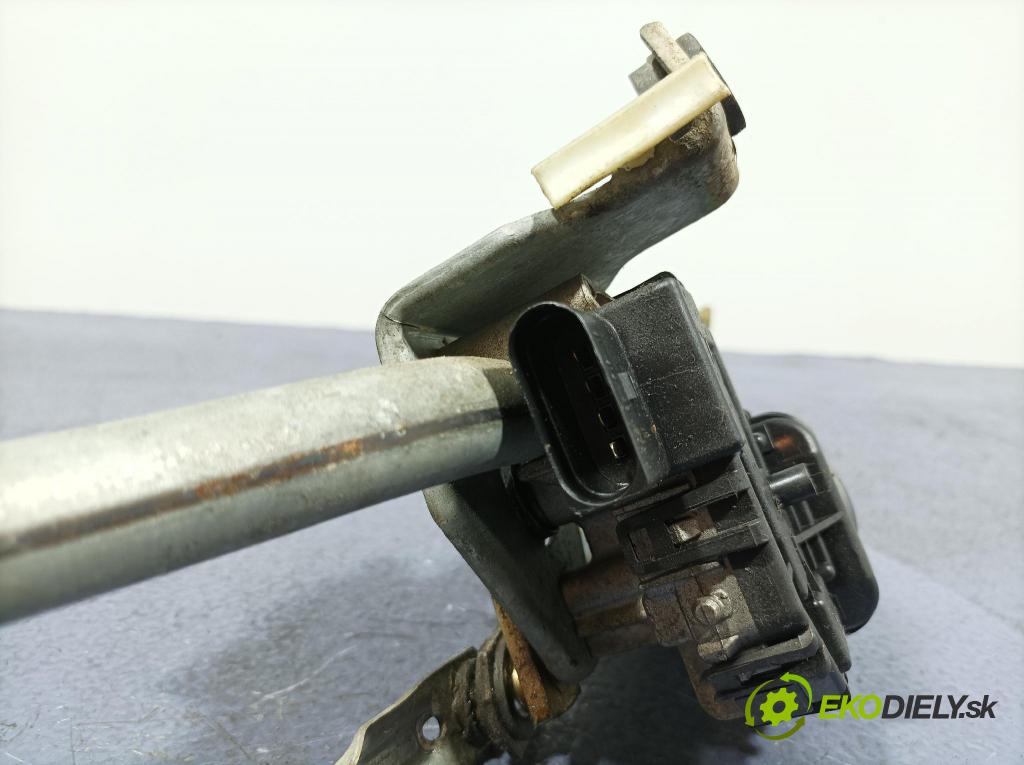 Audi A4 2002 mechanizmus motor: Stierače: Predné 8E1955119