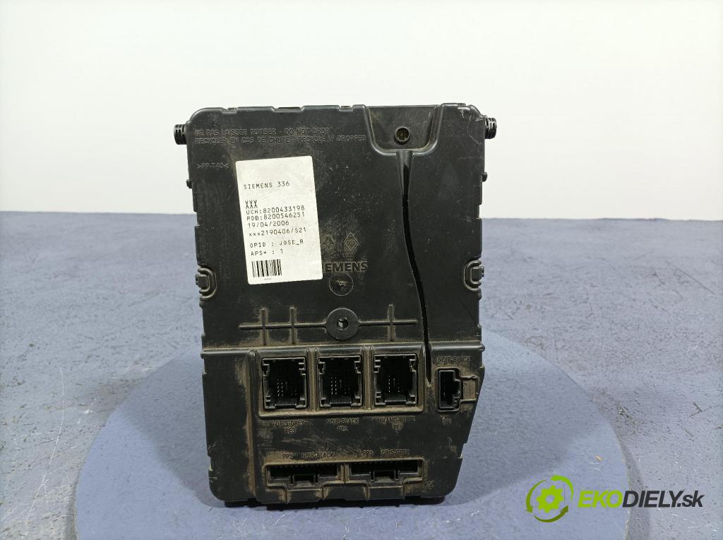 Renault Megane 2006 riadiaca jednotka 8200433198