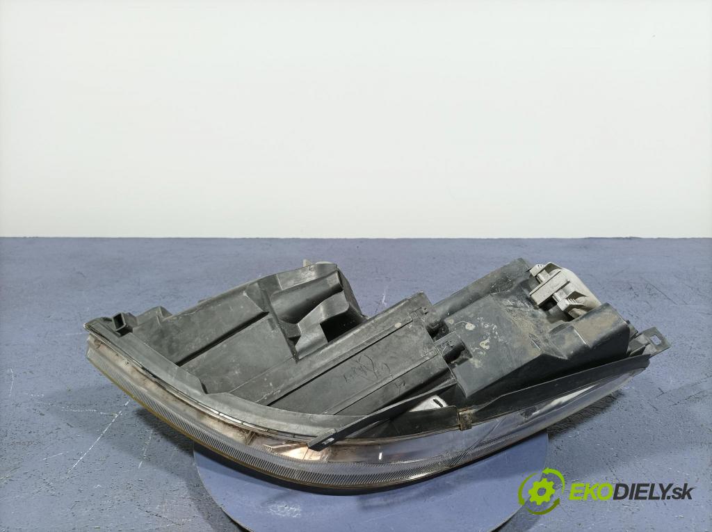 Mitsubishi Colt 2005 světlo v pravo: MR957354