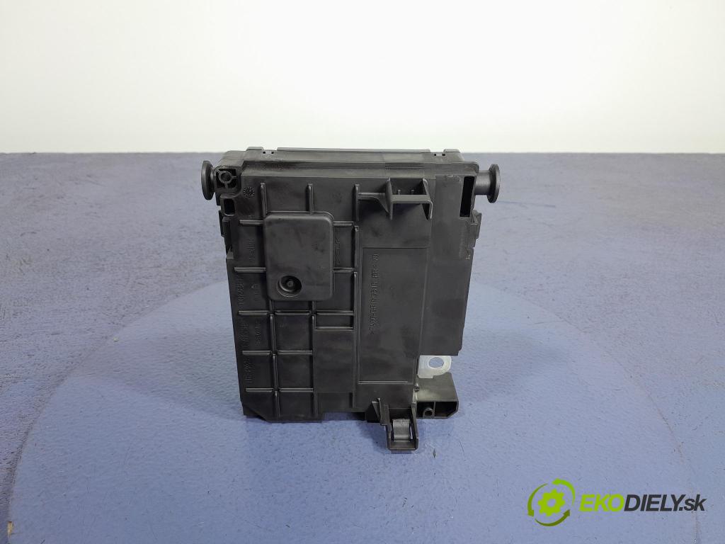 Peugeot 308 2014 skrinka Poistky: 9807091680