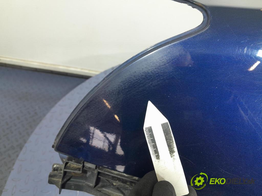 Toyota Avensis 2007 blatnik před Levý: