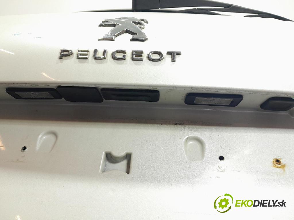 Peugeot 308 2014 zadna dveře kufra: kufra: