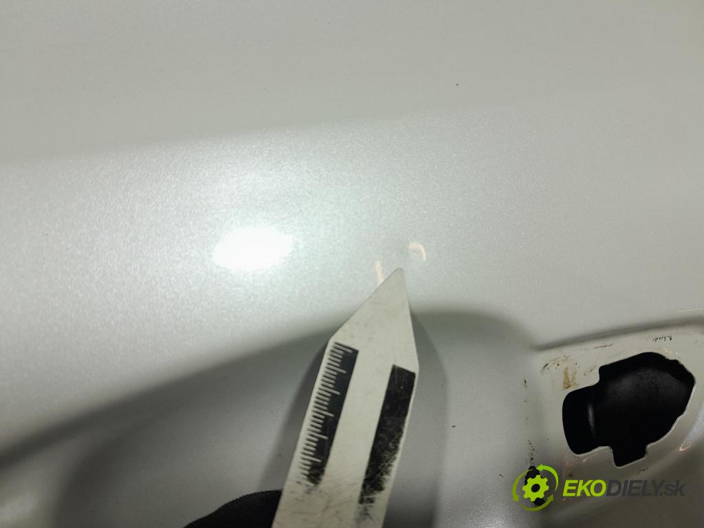 Peugeot 308 2014 dvere Predné Vľavo: