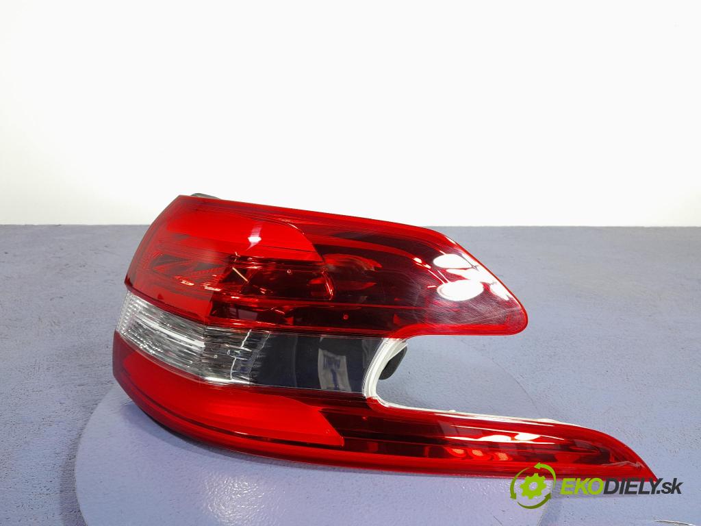 Peugeot 308 2014 svetlo / reflektor zad Prava: Vonkajsia: