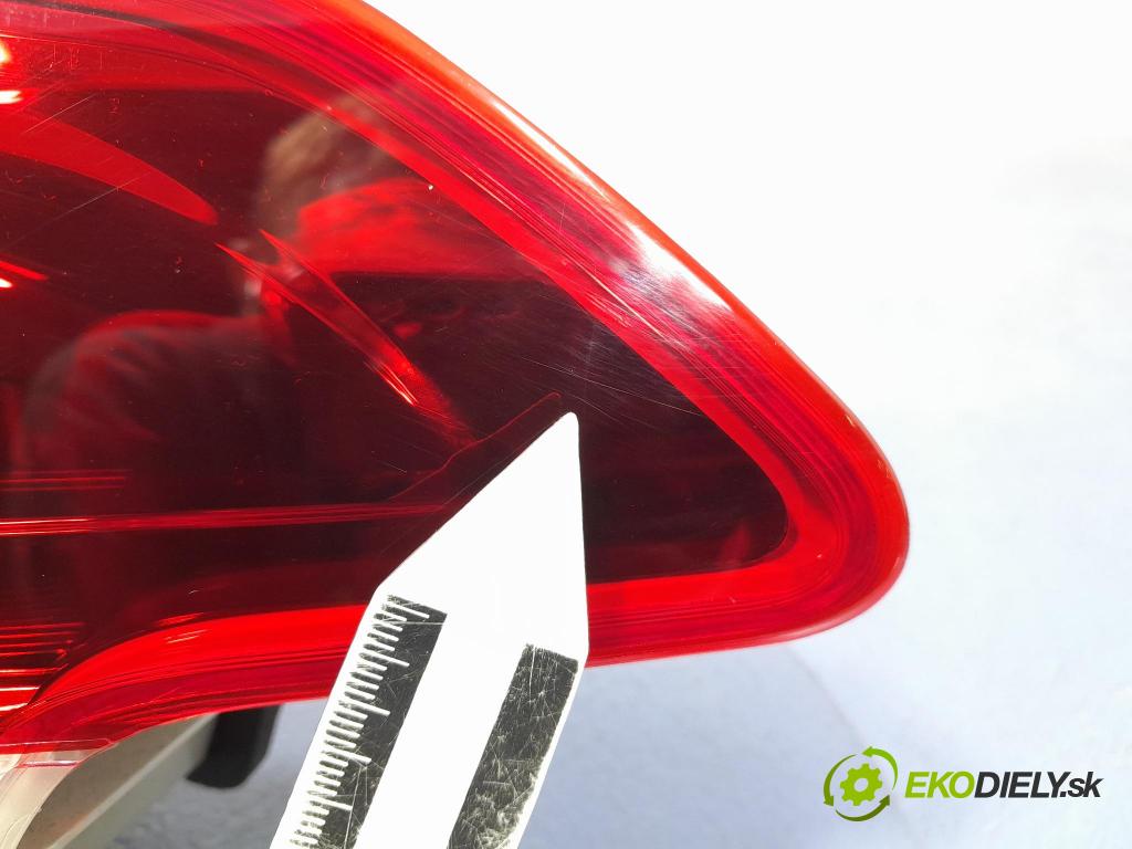 Peugeot 308 2014 svetlo / reflektor zad Prava: Vonkajsia: