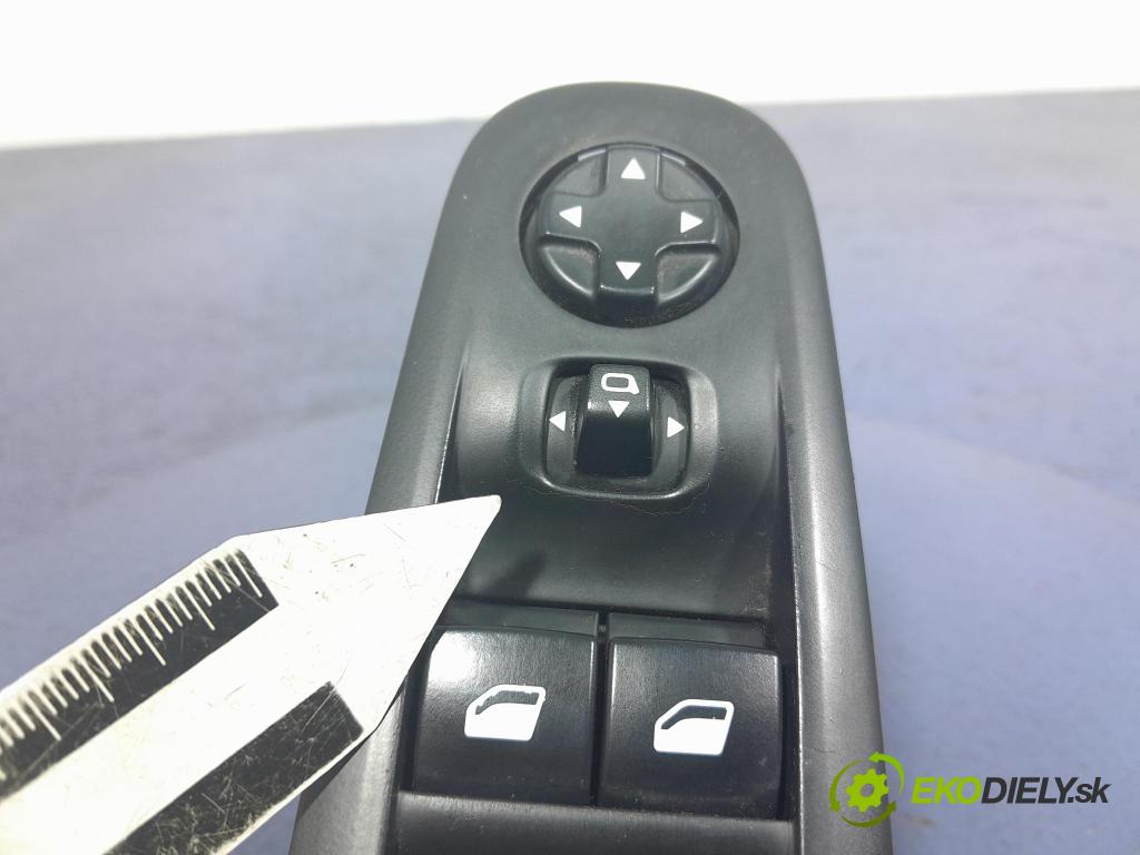 Peugeot 308 2014 prepínač Okná: 96788264ZD