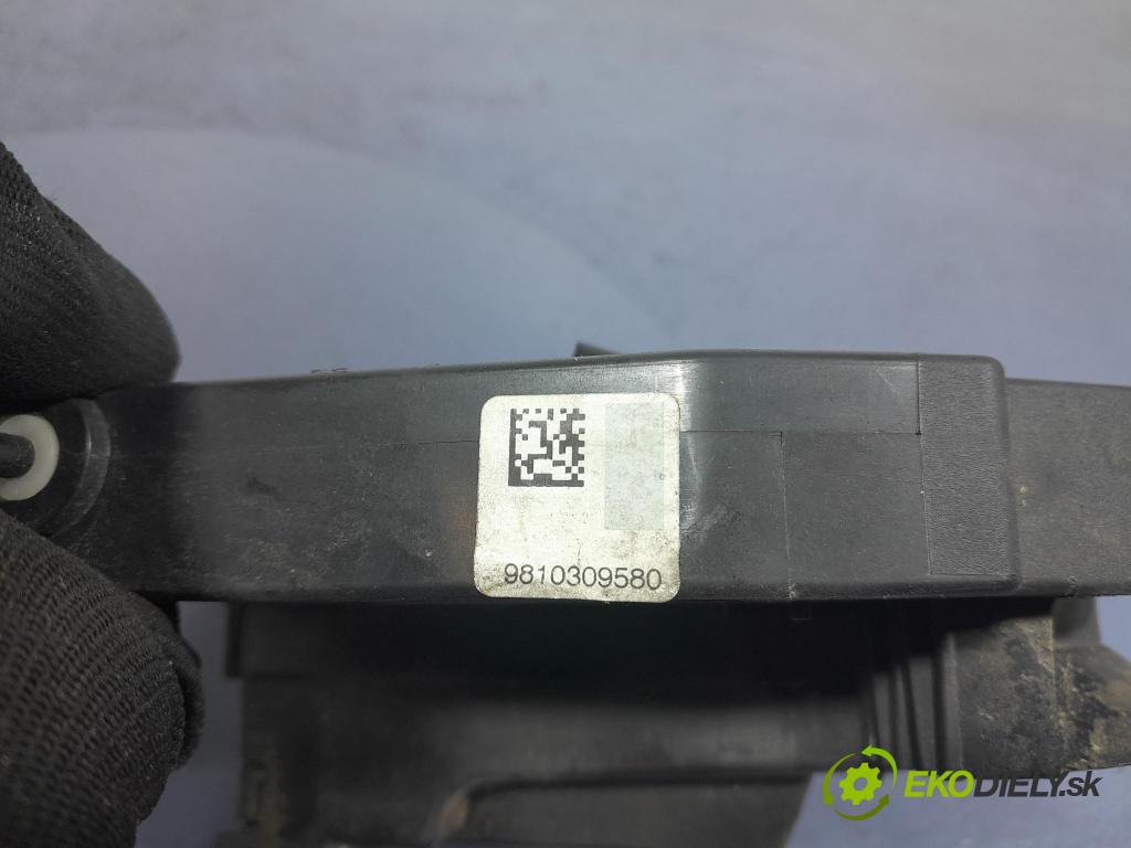 Peugeot 308 2014 zámok dvere Predné Vľavo: 9810309580