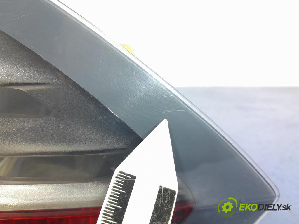 Ford S-max 2008 svetlo / reflektor zad Prava: Vonkajsia: