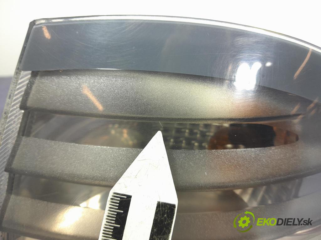 Ford S-max 2008 svetlo / reflektor zad Prava: Vonkajsia: