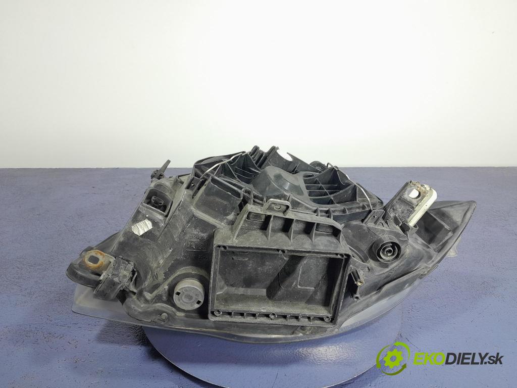 Bmw Seria 1 2004 Reflektor: v pravo: 89310929