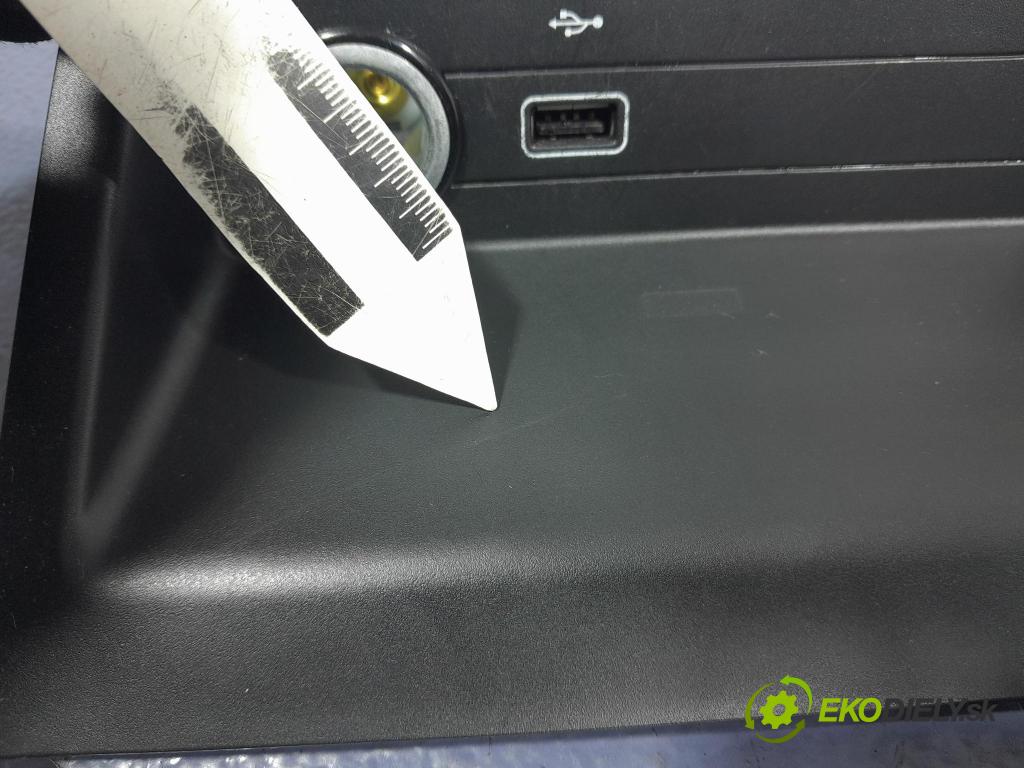 Skoda Fabia 2018 kryt Plast: Interiéry: 6V0857367D