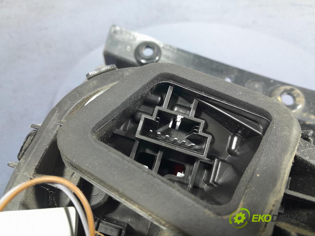 Skoda Fabia 2018 svetlo / reflektor zad ľavá Vonkajsia: 6V9945095