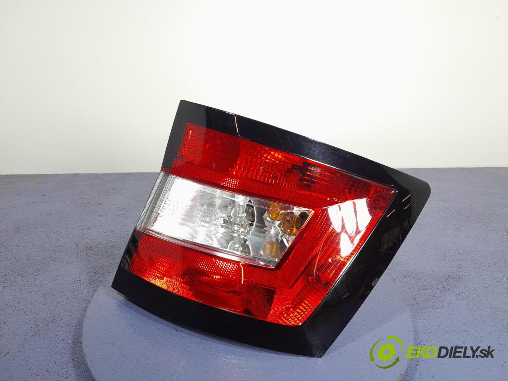 Skoda Fabia 2018 svetlo / reflektor zad Prava: Vonkajsia: 6V9945096