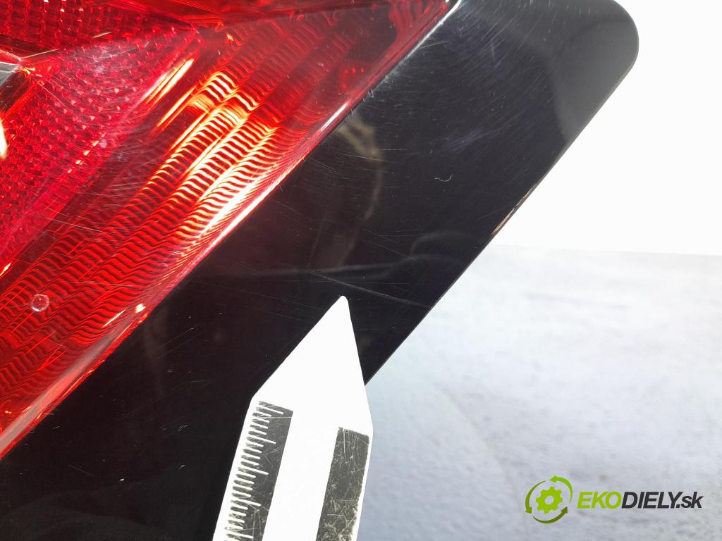 Skoda Fabia 2018 svetlo / reflektor zad Prava: Vonkajsia: 6V9945096