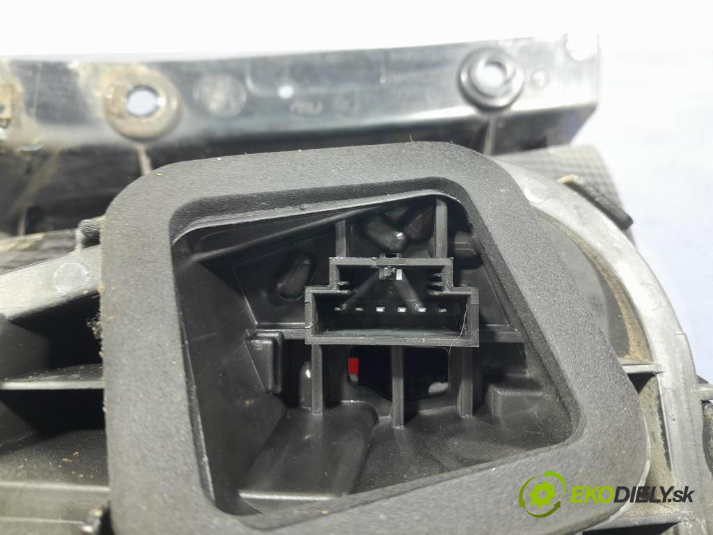 Skoda Fabia 2018 svetlo / reflektor zad Prava: Vonkajsia: 6V9945096