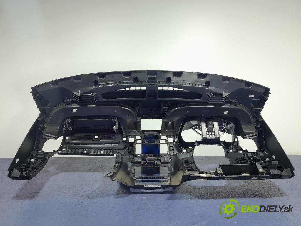Skoda Fabia 2018 kokpit,pristrojová doska