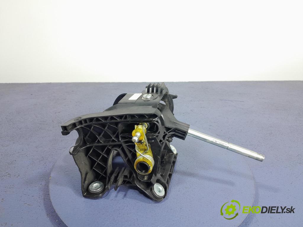 Ford S-max 2008 Páka: Zmeny: 7G9R-7C453MKA