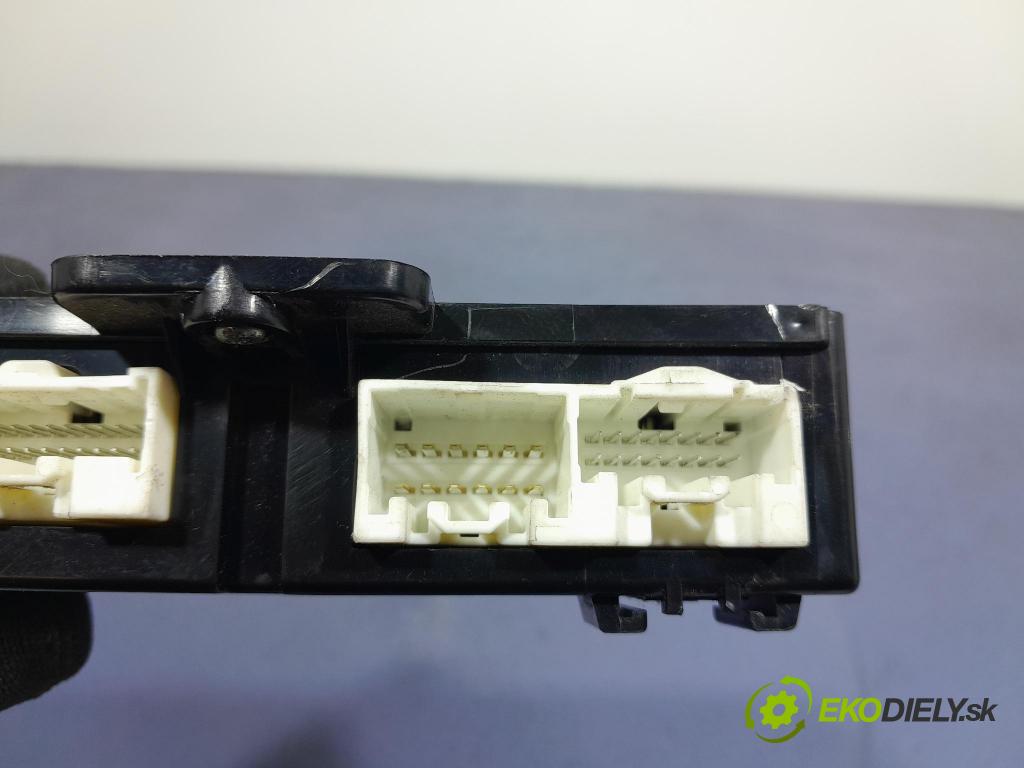 Mazda 5 2007 riadiaca jednotka Komfortu CD34 67560C