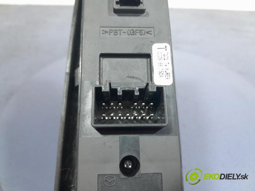 Mazda 5 2007 prepínač CC2966350A