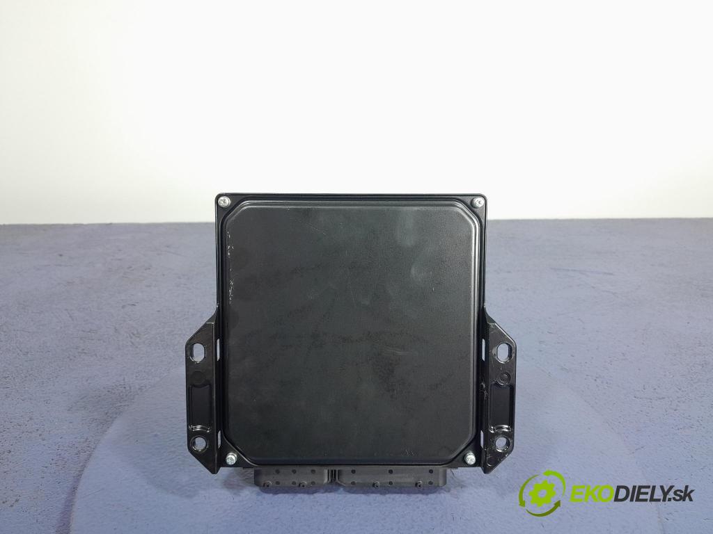 Mazda 5 2007 riadiaca jednotka Motor: 275800-6684