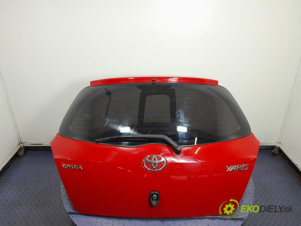 Toyota Yaris 2007 zadna dveře kufra: kufra: