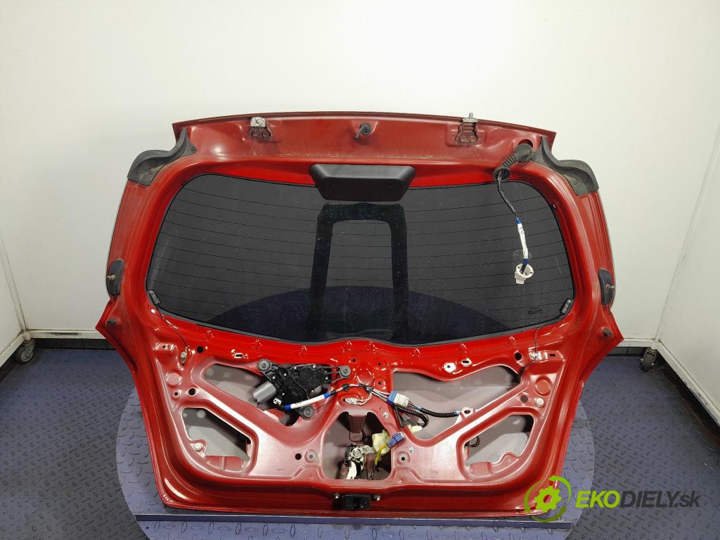 Toyota Yaris 2007 zadna dveře kufra: kufra:
